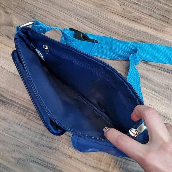 Disney | 2016 belt bag - Picture 3 of 7